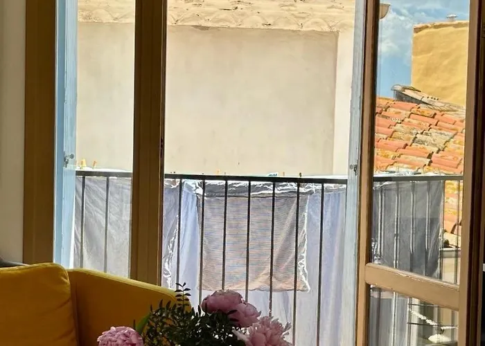 Quiet Street In Old - Terrace, 250m To *