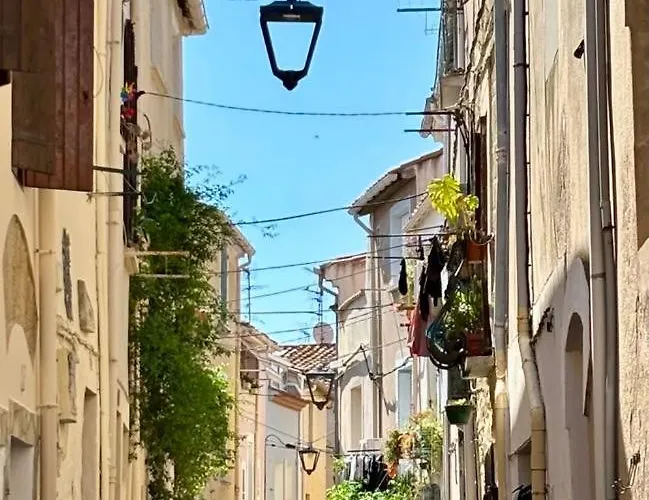 Feriehus Quiet Street In Old - Terrace, 250m To Mèze